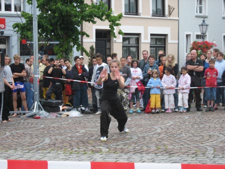 1.3 Nicole demonstriert Ton Bi