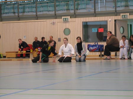 1.0 Ganz rechts Isa. Letzte Tipps an Nicole vor dem Start (Mitte)