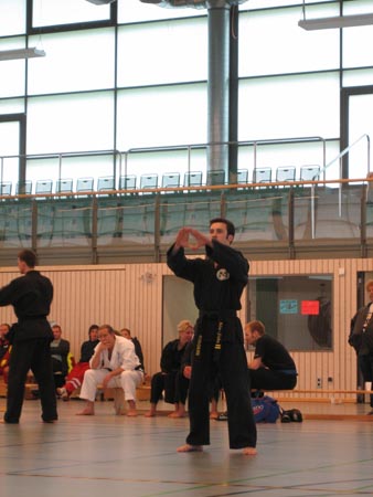 1.9 ...und läuft im hard Style...