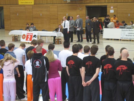 0.6 Wer steht denn da alles