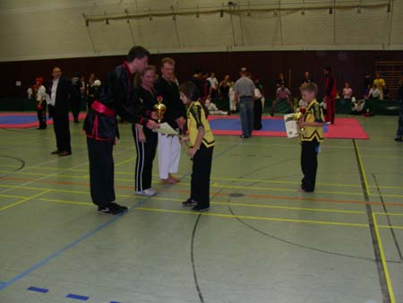 4.4 Siegerehrung Weapon Tradtional Kinder