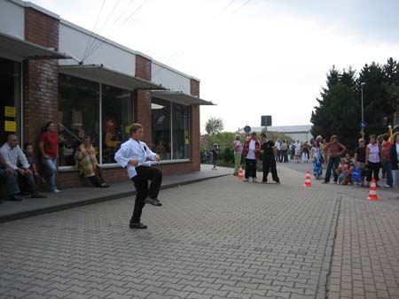 1.2 Niklas führt eine Kempo Kata vor