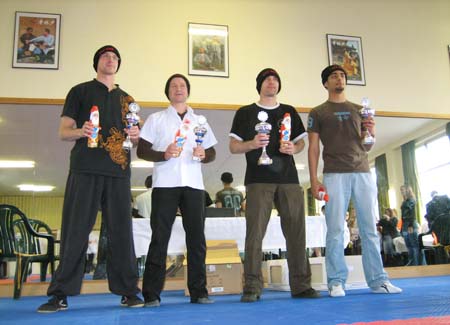 4.9 Manuel, Bodo, Volker, Necdet... Nicht auf die Mützen achten...