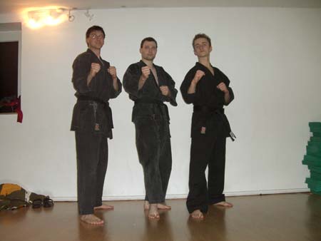 1.7 Ah, Kampfpose, der Anzug steht dir, Alex, solltest du jetzt öfter tragen.