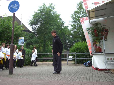 1.5 Manuel startet mit Drunken Master Schwert