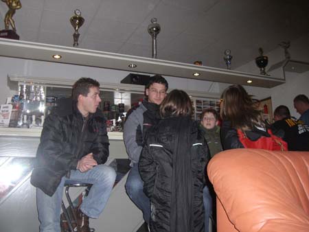 0.1 Vor der Prüfung... Treffen in Rheinberg, Manuel spricht den Kindern Mut zu