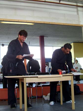 0.5 Was steht da wohl drauf