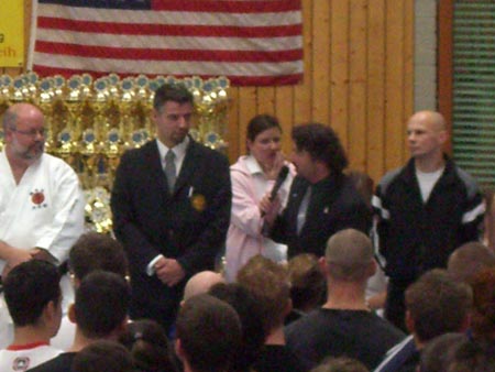 0.7 Hier zu sehen im Hintergrund Klaus Nonnenmacher