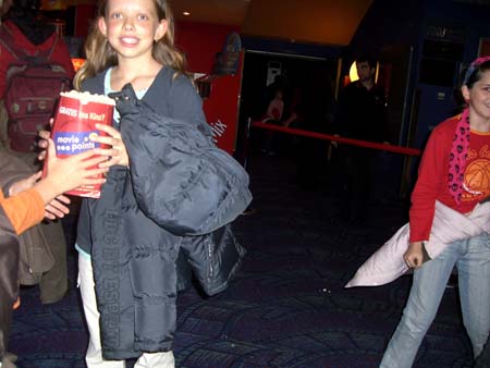 0.2 Die Lisa, na, vor dem Film holen sich alle erst mal eine Stärkung