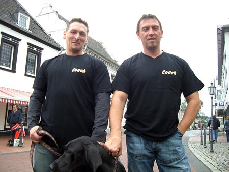 1.2 Ingo links und Henry rechts. Entspanntes warten auf die Läufer