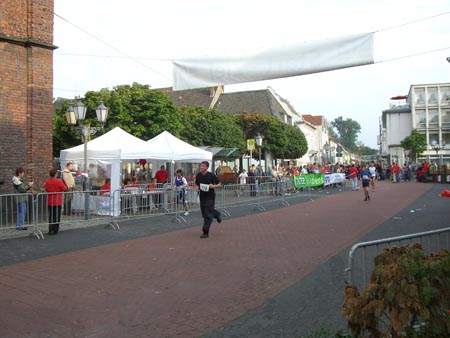 2.2 Manuel läuft seine 10.000m hmmm... reiss dich zusammen...