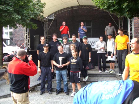 3.9 Die Zeitungsredaktion will von den Erstüplatzierten natürlich auch ein Photo, aber