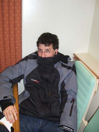 0.0.2 Der Manuel... Was hörst du denn da für Musik... Sieht auch müde aus