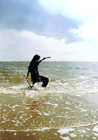 1.8 Jawoll, Sabrina und Arnis Escrima, wie sagt man dazu, ähm, graziös