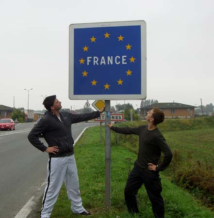 0.0.3 Ach guck an, da ist also Frankreich, wie lauft ihr eigentlich rum