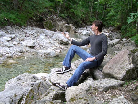 0.2 Vor der Pöllatschlucht, wie überaus natürlich und nicht gestellt dieses Bild doch zu sein scheint....