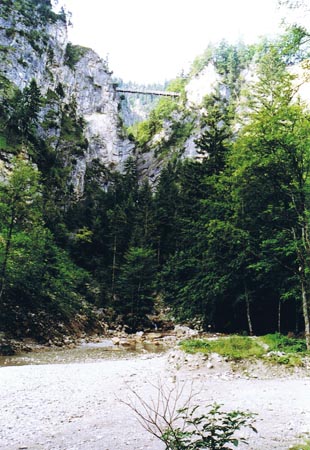 2.2 Hier ein Photo in der genialen Pöllatschucht