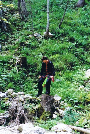 2.7 ...er steht dort froh und munter, und fragt sich nun, wie komm ich da bloß runter