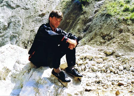 3.5 Da braucht jemand eine Pause, Manuel, fast am Ende mit sienen Kräften; 29° im Schatten, stundenlange Lehrgänge, naja, da darf man kurz durchatmen, gell