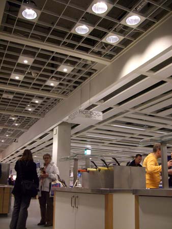 3.0 Nach dem zweiten Hot Dog hieß dann wieder 'Komm, laß noch zwei Hot Dog holen'. Naja, Tauchen sorgt für einen großen Hunger...