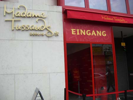 0.0.1.2 In London schon oft besichtigt, darf ein Besuch in Berlin natürlich nicht fehlen