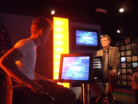 0.0.2.2 Alex versucht natürlich auch sein Glück