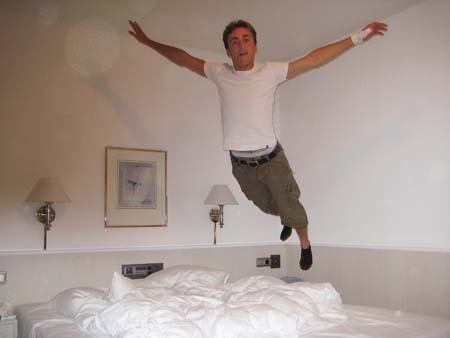 0.0.5.8 Im Hotelzimmer die letzten Kräfte verschwenden für Blödsinn. Hier der Alex