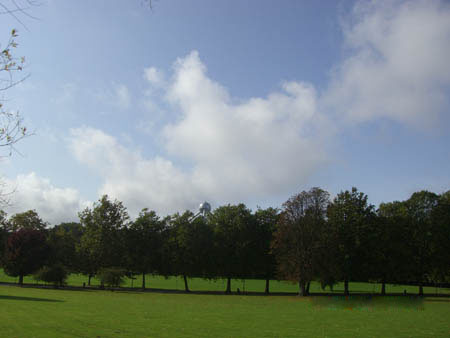 0.1.6 Könnt ihr das Atomium hinten mittig erkennen... Achtet mal auf das plötzlich schöne Wetter
