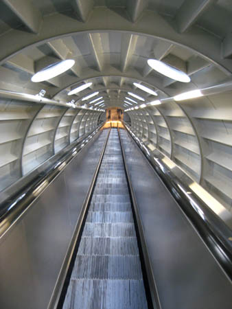 0.2.2 Die Rolltreppen innerhalb des Atomiums