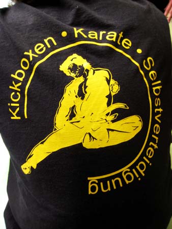 0.0.7 Naaaaaaaaaaaa... wer trägt wohl gerade dieses T-Shirt