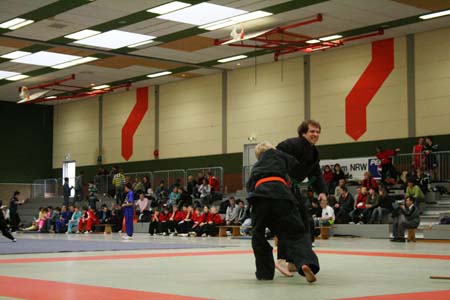 0.1.7 Wir wünschen euch für die Platzierung alles Gute, oh man, Dennis schaut hier wie eine Stute