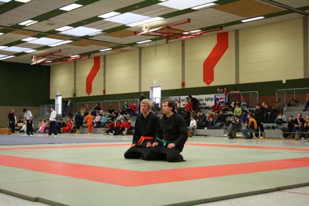 0.2.4 Tolle Leistung, ihr seht aus erschöpft, keine Bange, ihr werdet hier nicht geköpft