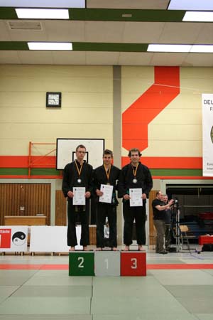 0.3.3 Dennis kommt in der Disziplin Selbstverteidigung auf den 3. Platz. Yeah! Glückwunsch an alle