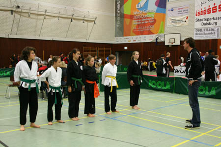 0.1.2 Der Manuel und der Alex waren auch Kampfrichter. Hier spricht Manuel mit der nächsten Disziplin