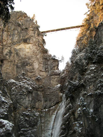 0.0.7 Da oben ist die legendäre Marientalbrücke. Da gehts auch noch hin
