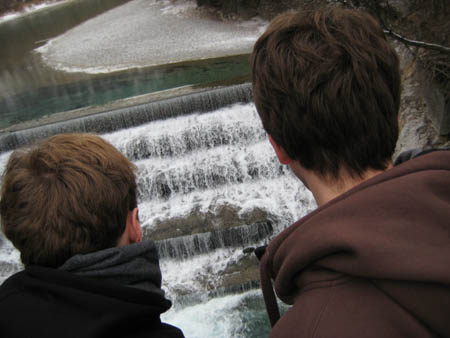 0.1.7 Und hier Alex und Manuel gaaaanz nah davor