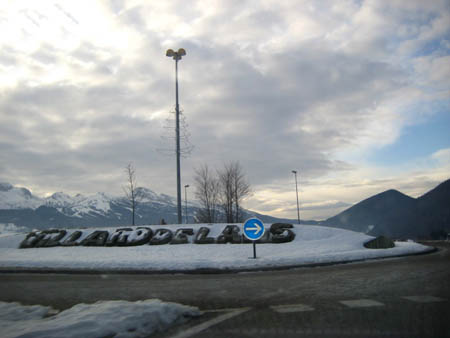 0.3.0 Eingangskreisel zu Villard de Lans