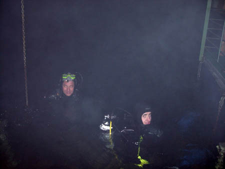 0.1.1 Jetzt gehts raus. Das war kalt... Nur die Harten kommen in den Garten. Links der Manuel rechts der Alex