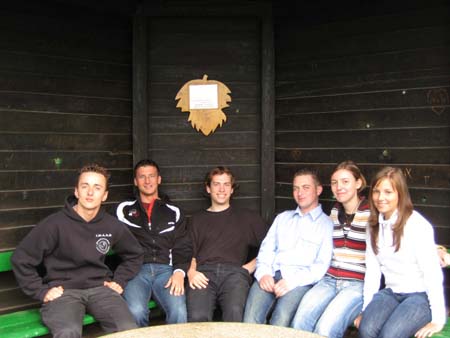 0.0.2 vlnr Alex, Manuel, Dennis, Florian, Sarah und Nicole... Christina schiesst dieses Bild