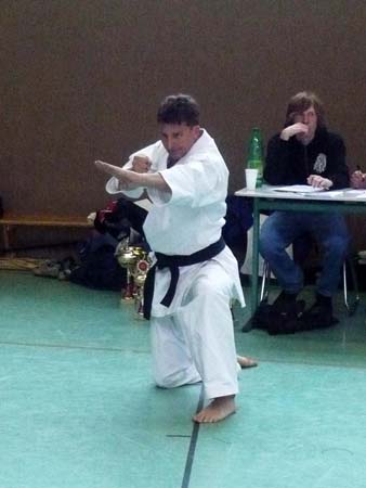 0.4.7 Manuel läuft Long Kuen und Chuan Fa hintereinander