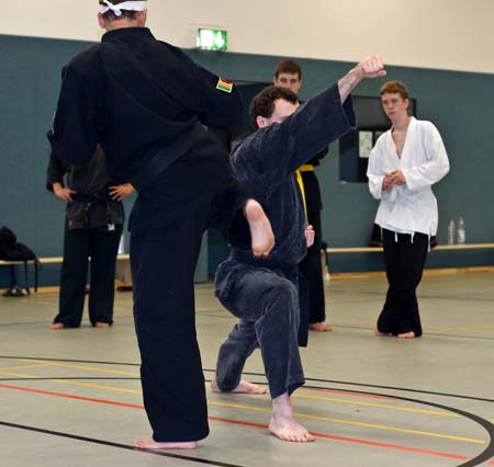 0.0.3 Der Referent H.J. führt vor...