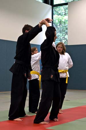 0.1.0 Manuel und Alex zeigen den Kids die Technik erneut