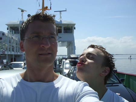 0.0.5 Bescheuert. Alle beide