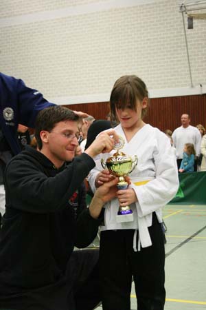 0.3.6 Erste Meisterschaft und schon einen Pokal erkämpft. Yeah! Weiter so!