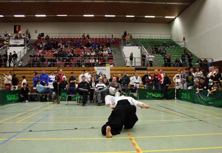 0.4.9 Die Kampfrichter hatten es oft nicht leicht (auf den Kampfrichterstühlen ganz links seht ihr Manuel bei der Arbeit)