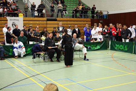 0.5.5 Achtet mal auf die Zuschauer, irgendwas lustiges muß hier geschehen sein (ich sag nur... War ziemlich knapp!!!)