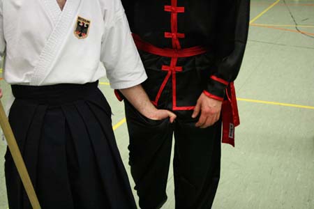 1.0.0 Neeeeee, so zärtlich auch wieder nicht. Wer photografiert eigentlich immer sowas