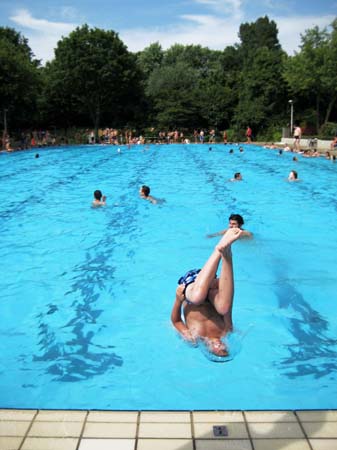 0.1.1 Afrim schon halb wech