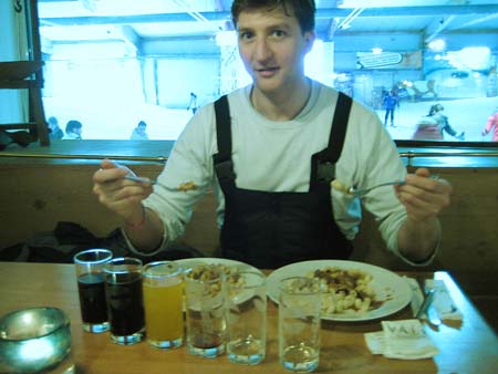 0.9 Manuel bei seiner Lieblingsbeschäftigung