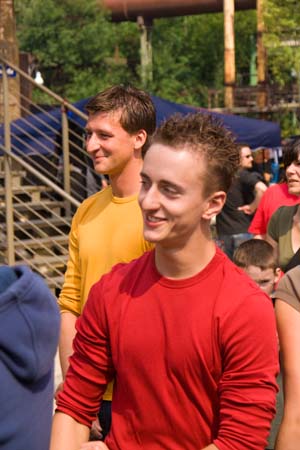 0.0.8 ...und die Prinzenanwärter Manuel (hinten) & Alex (vorne) lauschen ganz gespannt